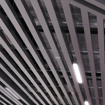 Кубообразный реечный потолок 80x80x80 шаг 120 мм RAL
